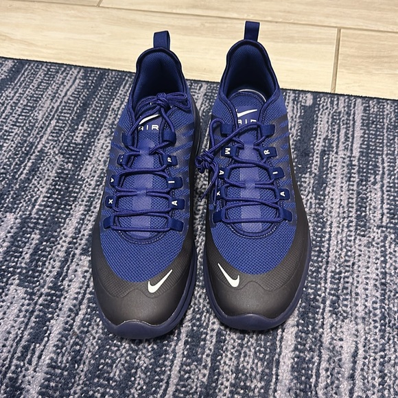 NEVER WORN - Nike Air Max Axis - Picture 2 of 7
